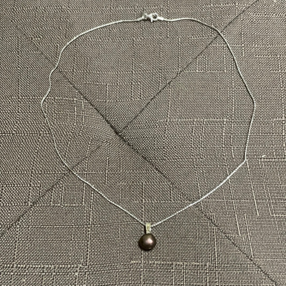 Pretty pearl necklace